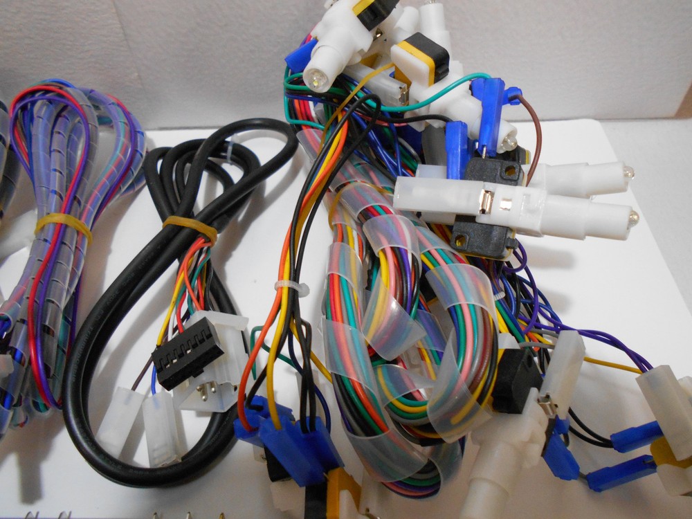 SLOT MACHINE 11 BUTTON , HARNESS , SWITCH KIT