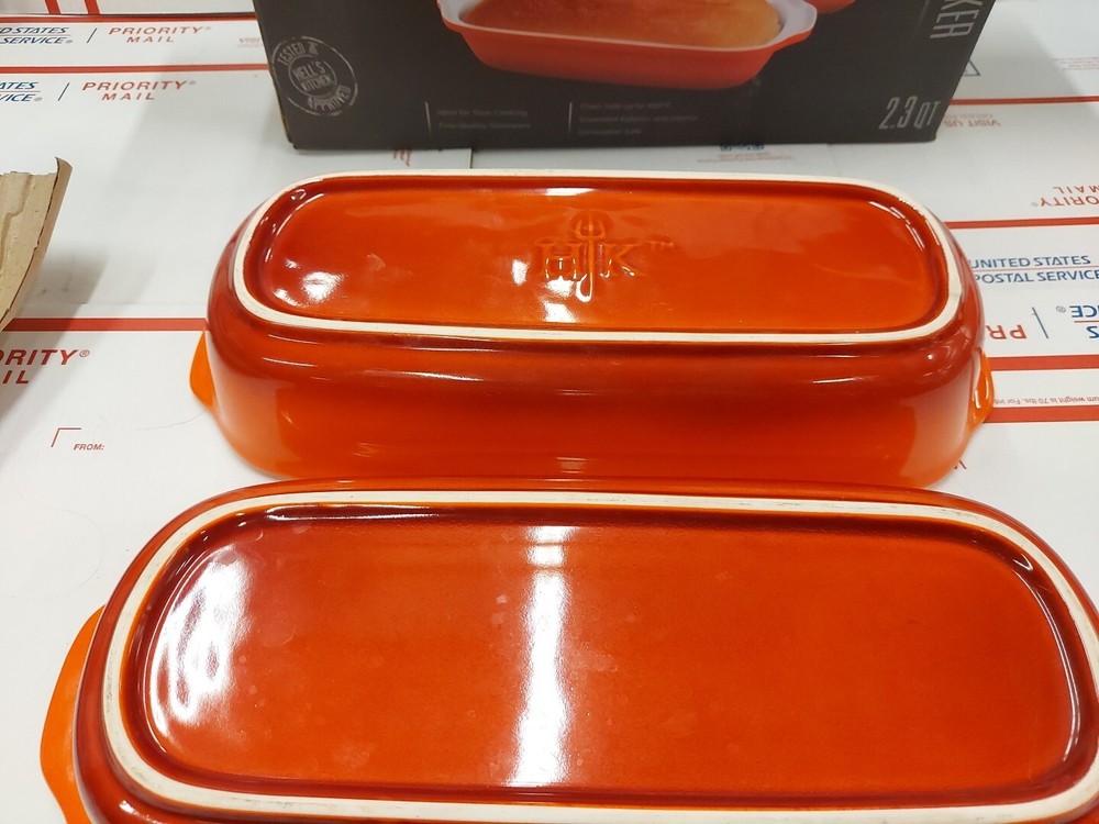 Artisan Bread Baker Hells Kitchen Gordon Ramsey 2.3 Quart Burgundy Red Stoneware