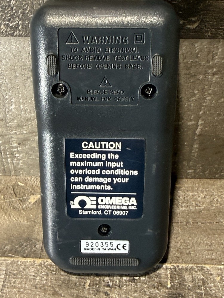 OMEGA HH11 Digital Thermometer (Missing Leads)