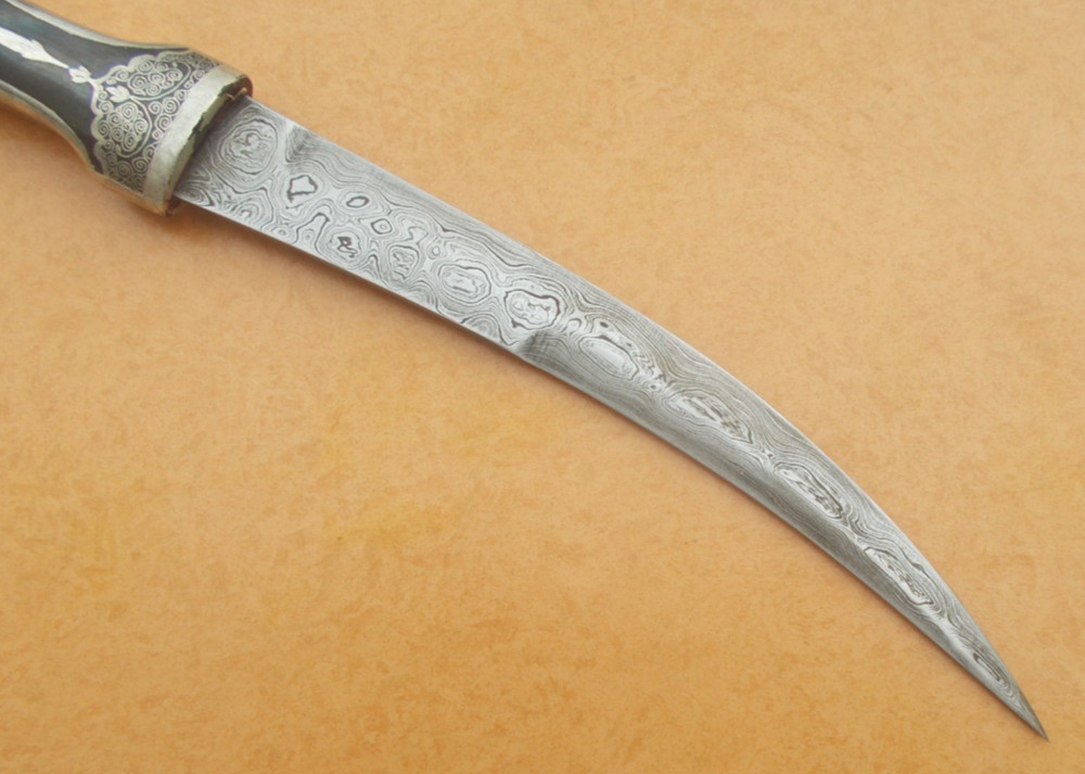 A MUGHAL SILVER KOFTGARI CEREMONIAL DAGGER, KHANJAR