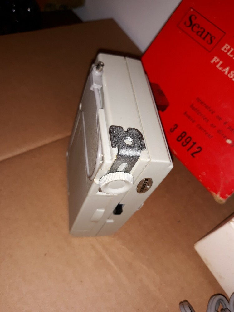 Vintage Sears Transistorized Electronic Flash for repair not working