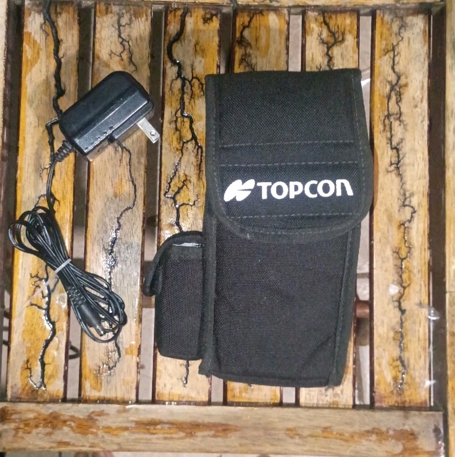 TOPCON GMS-2 GIS Receiver, 3 Batteries, Soft Case, Stylus & Charger. Powers On