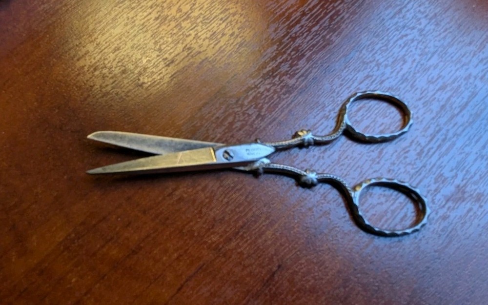 Vtg Scissors Germany 5"