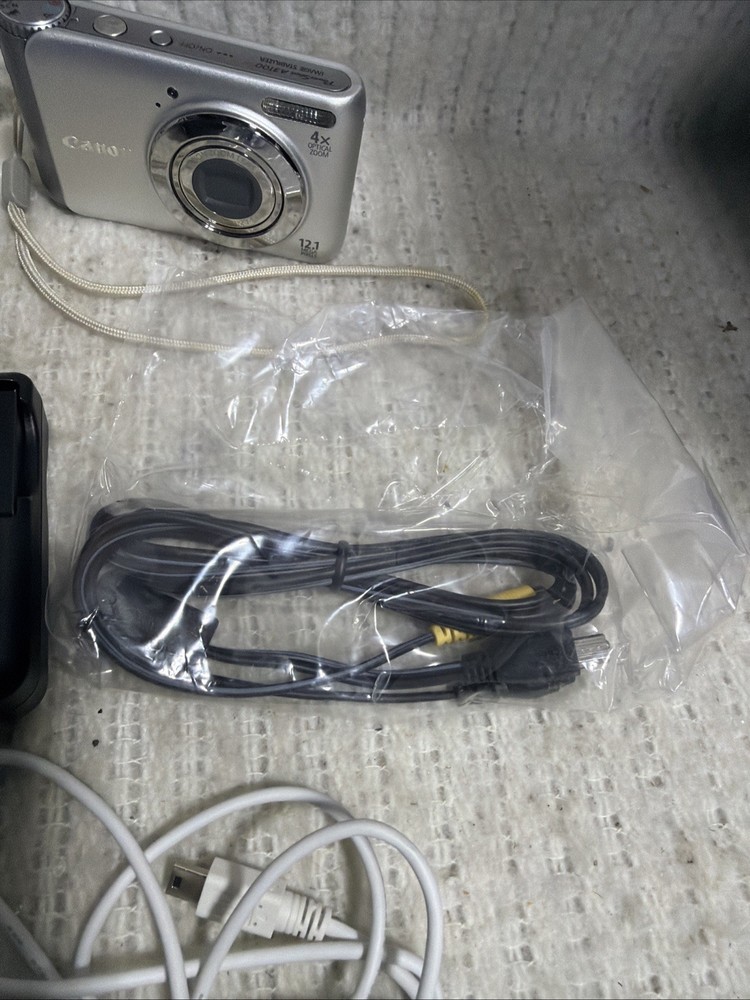 CANON PowerShot A3100 IS Silver Digital Camera Bundle Tested A+ Near Mint