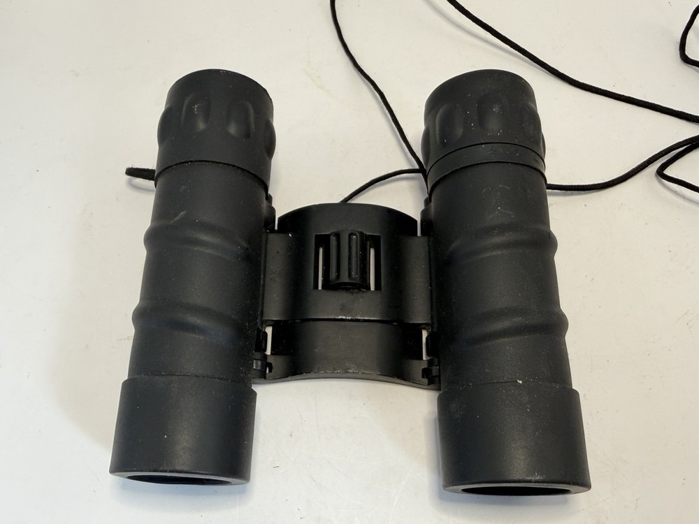 Tasco 10x25 Compact Folding Binoculars Fully Coated Optics Black