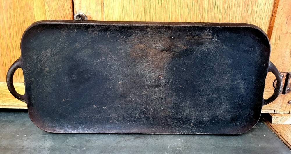Cast Iron Griddle #8 Unmarked 19" X 10" Circa 1940s