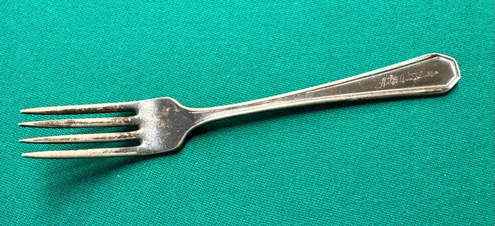 SILVER ~ Vintage Hotel Gettysburg Fork ~ 60g