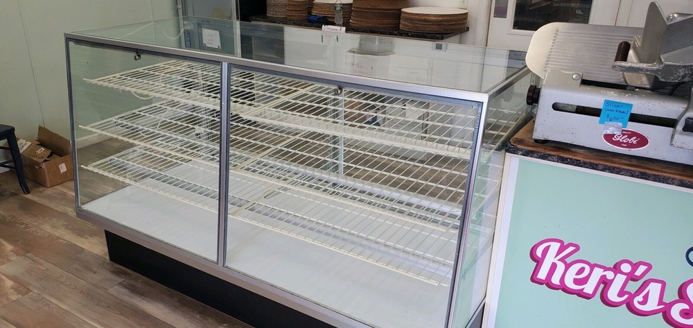 Refrigerated Bakery Display Case