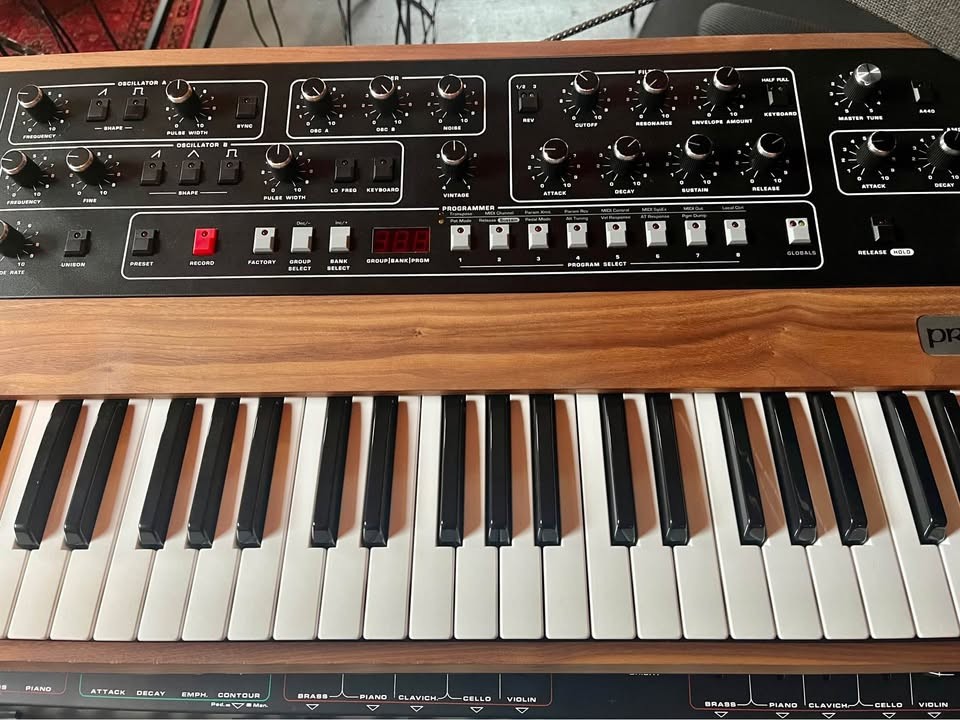 Sequential Prophet 10 analog poly synth IN BOX barely used