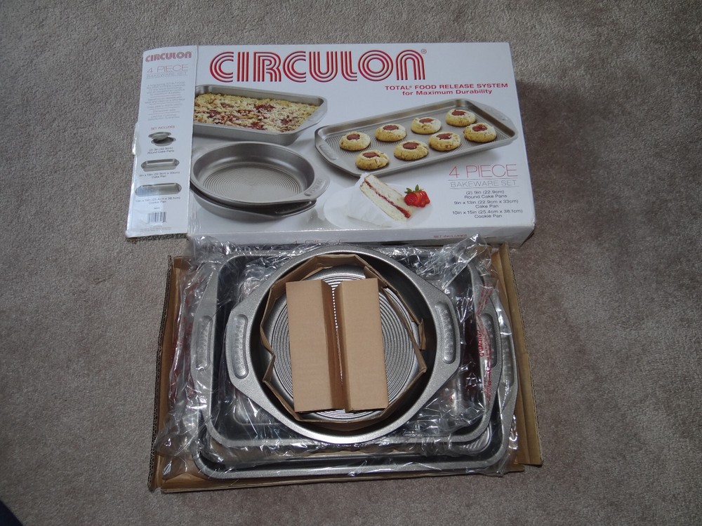 Circulon 4 piece bakeware set