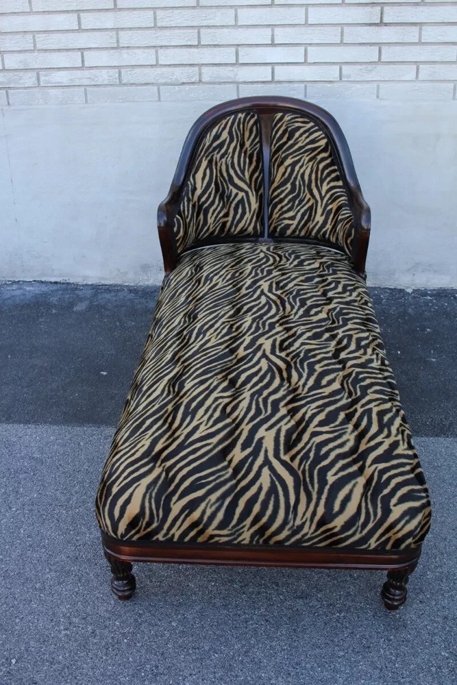 Charming Regency Style Maple Chaise Longue, New Upholstery