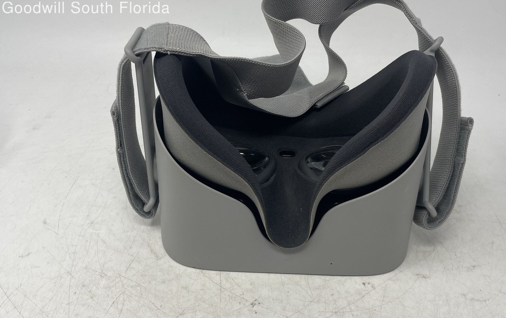 Oculus Gray Classic Adjustable Straps Virtual Reality Headset Not Tested