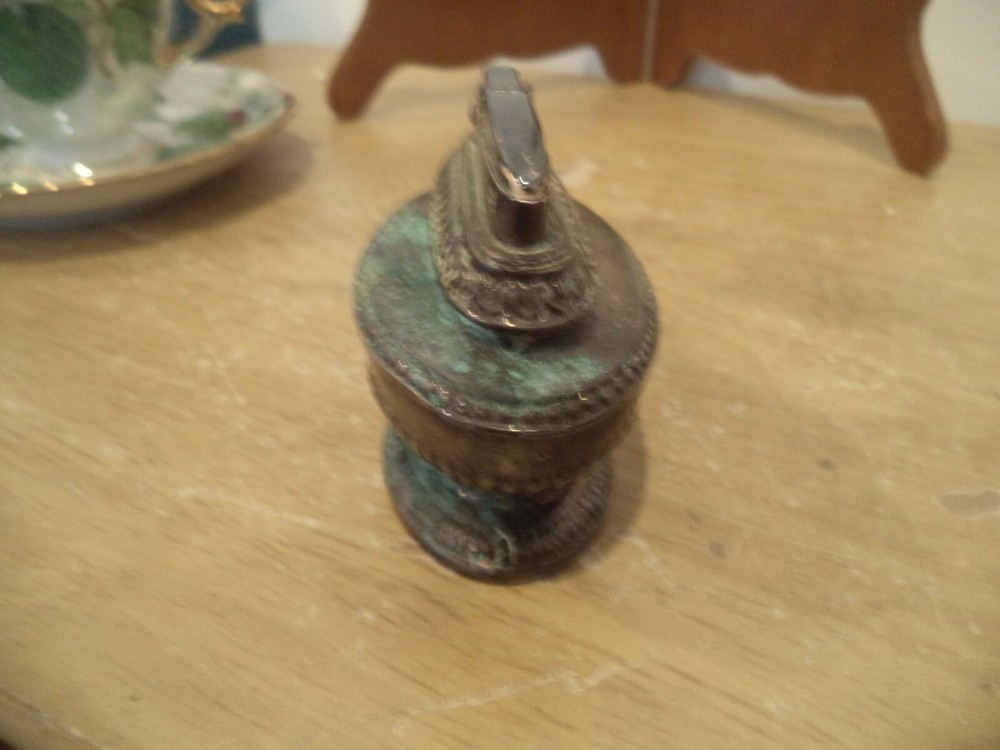 Vintage RONSON Queen Anne Silver Plated Table Lighter