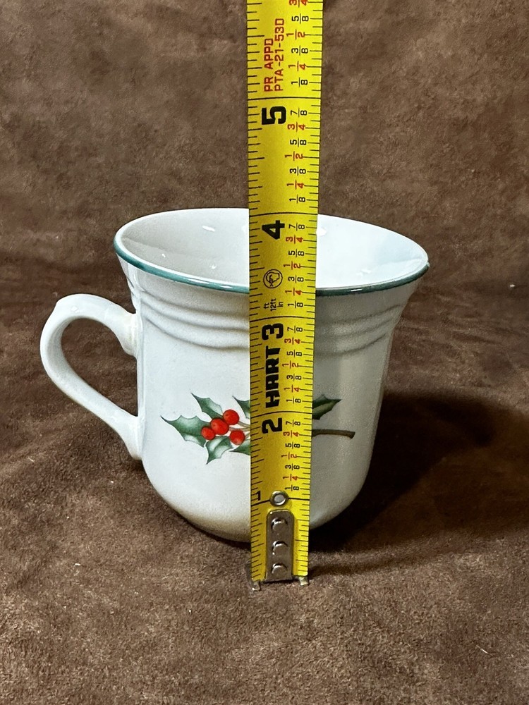 Tabletops Unlimited Christmas Dinnerware With Holly Design
