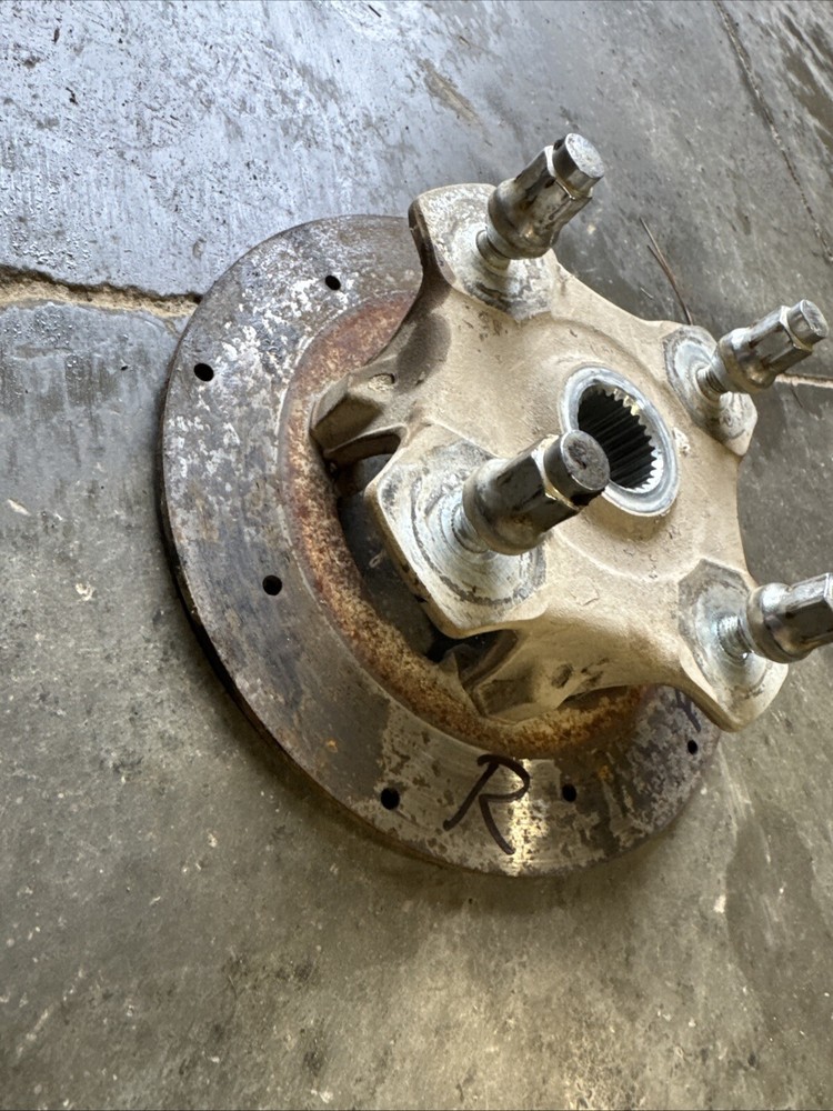 arctic cat 550 Front Right Hub 2014
