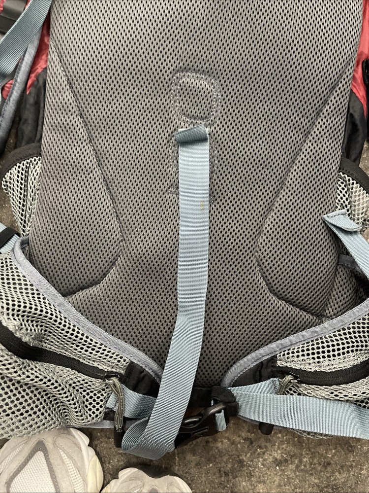 Gregory Iso Lightweight Hiking Backpack H16