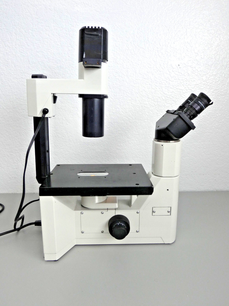 Leica Inverted Phase Contrast Microscope DM IL w/ 3 Objectives