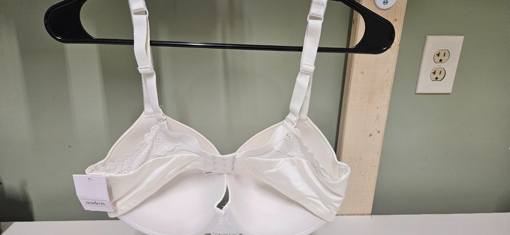 Auden Bra w/Lace, Size 36DDD