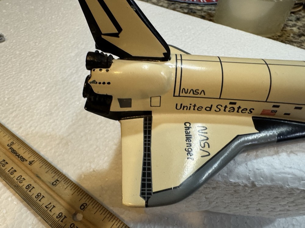 Vintage Space Shuttle Challenger Scale 1/144 Desk Model