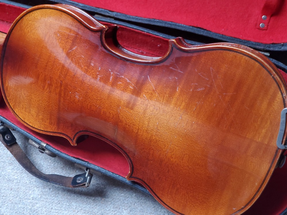 nicely flamed old 3/4 Violin violon