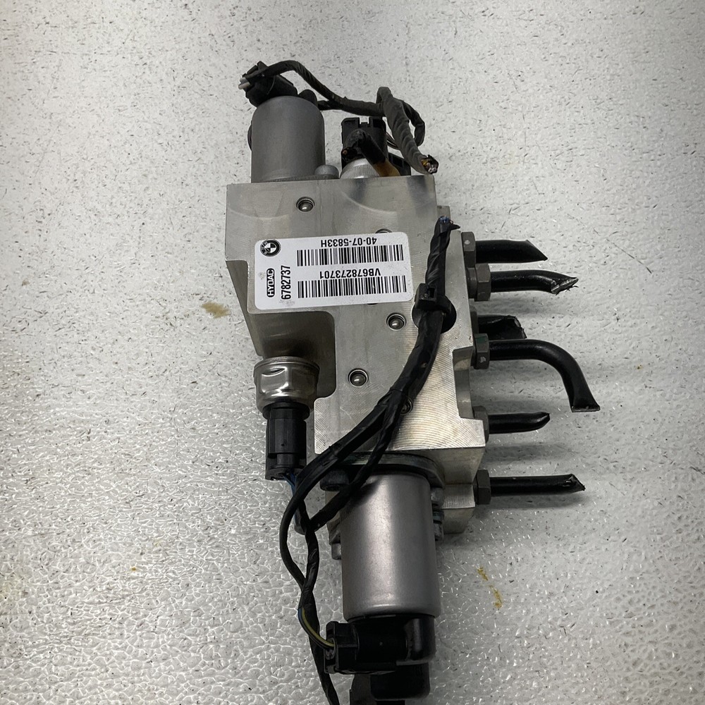 2007 BMW X5 (E70) 4.8L V8 ENGINE DYNAMIC DRIVE HYDRAULIC VALVE BLOCK w/ BRACKET