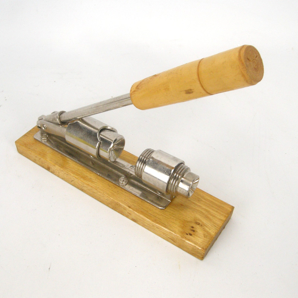 Duke's Easy Pecan and Nut Cracker NOB