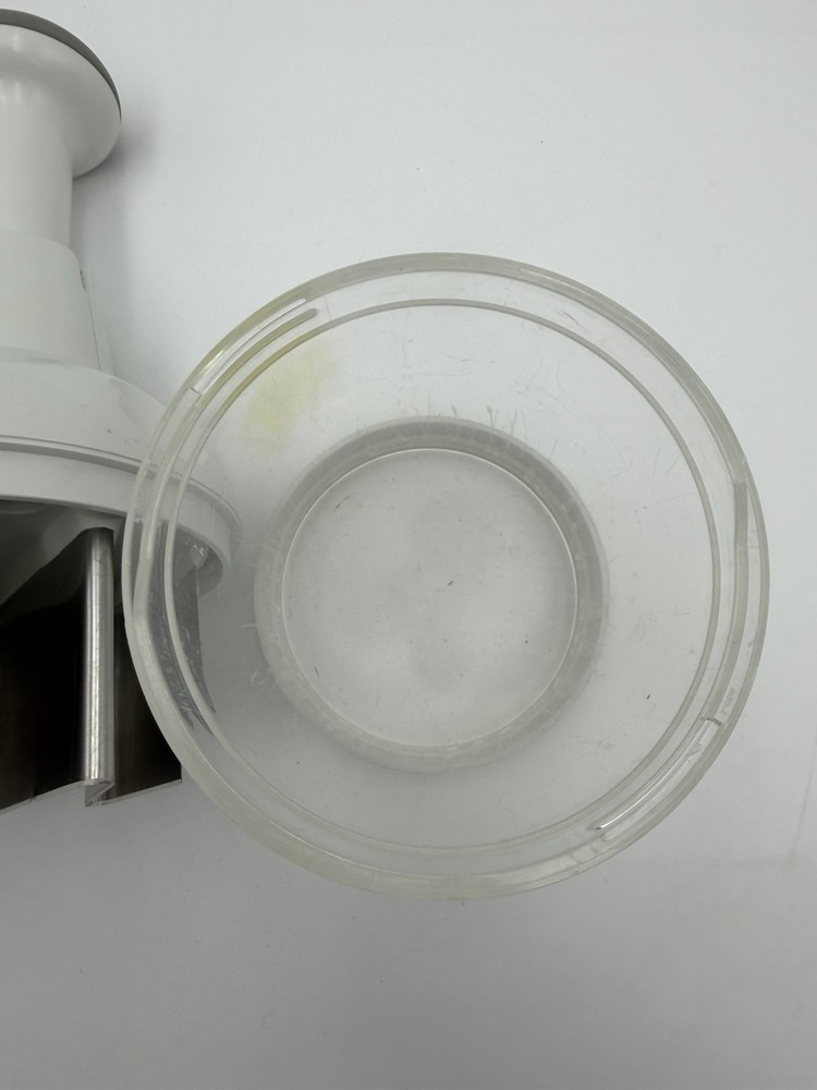 Pampered Chef Push Function Food Chopper - White Read