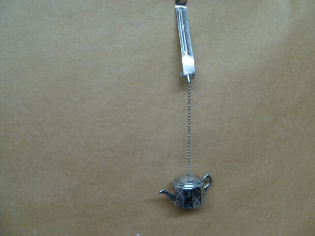 Tea Strainer Steeper Infuser Teapot Shape with Under Plate and hanger