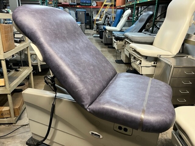 Midmark 625 Power Exam Table