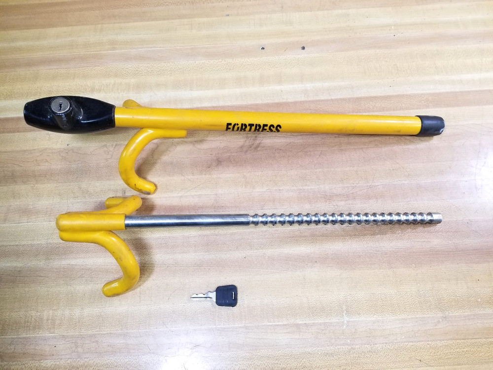 FORTRESS (Master Lock) Steering Wheel Lock - 4 Hook