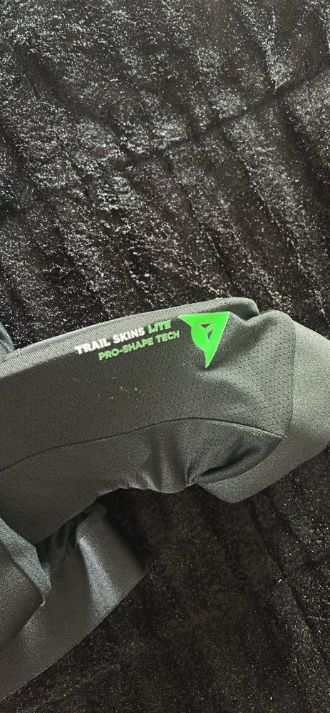 Dainese Trail Skins Lite Pro-Shape Tech Knee Guards, Large