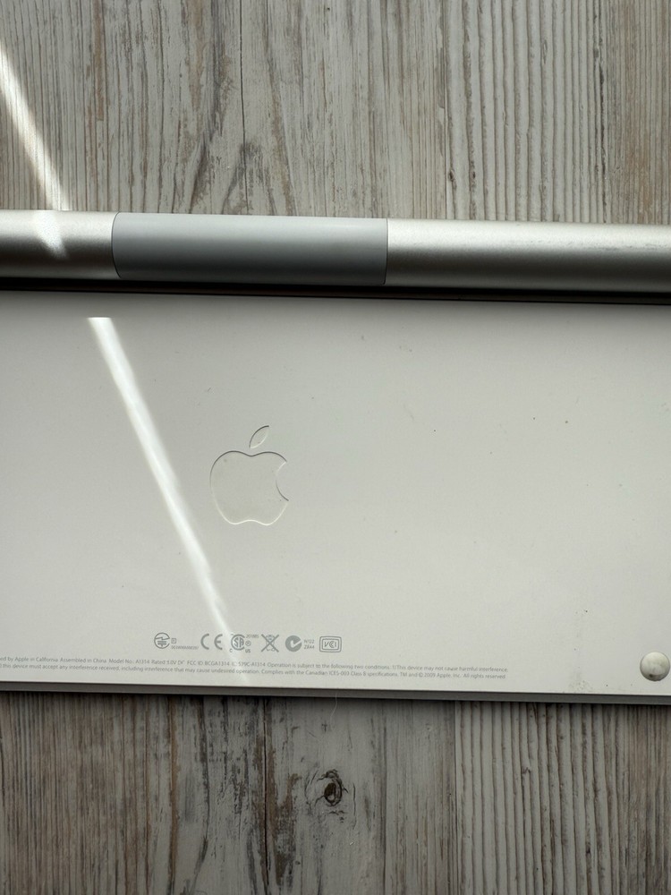 Apple Magic KeyboardWireless Bluetooth ModelA1314