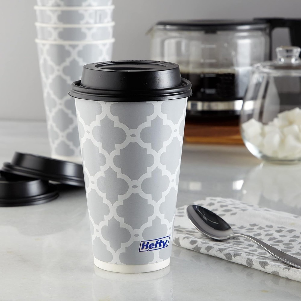Hefty 16 oz Disposable Hot Cups with Lids 20 Count Double Insulated