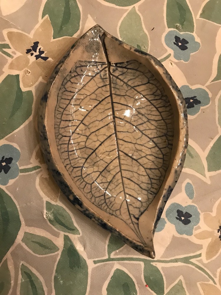 BLUE TONES LEAF SHAPED NUT CANDY DISH