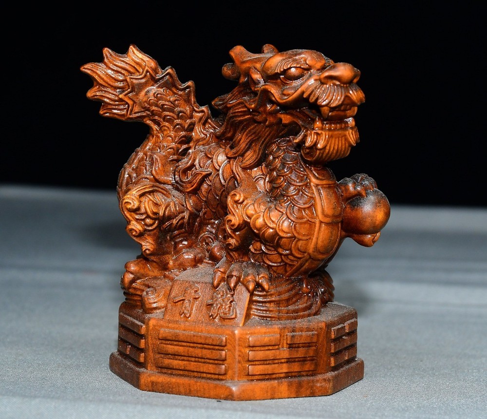 Exquisite Small Leaf Boxwood Blue Dragon Ornament