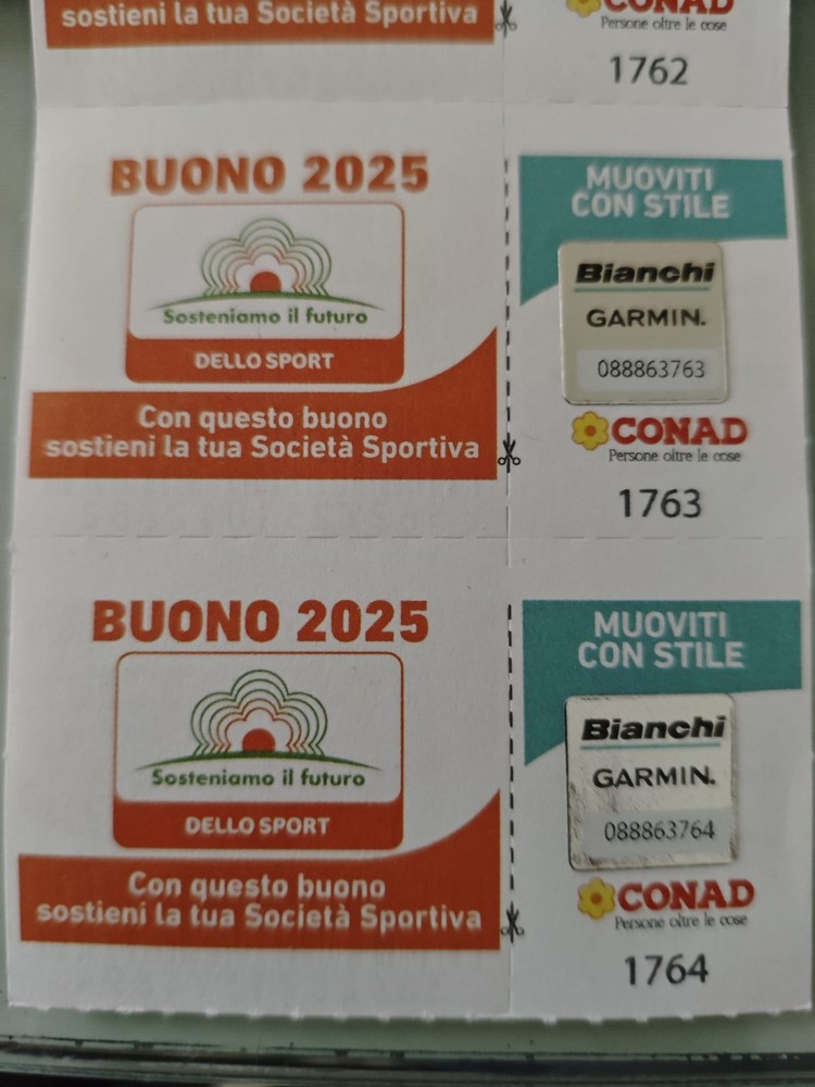 9 Garmin White Conad Collection Dot Stamps