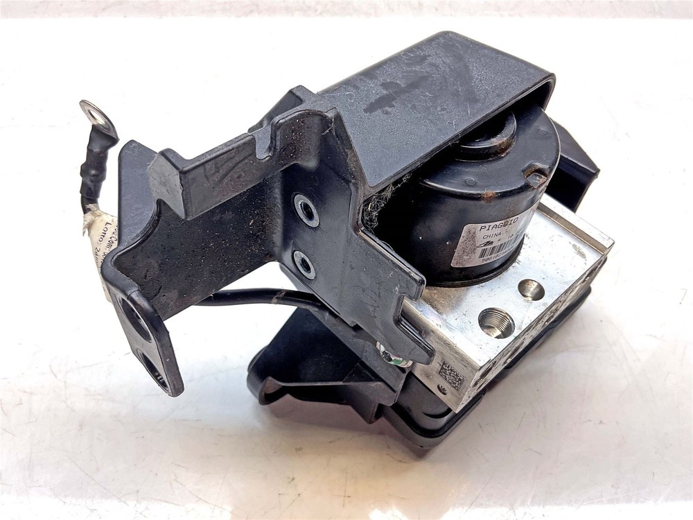 2021 Piaggio MP3 300 ABS ABS Pump - 1C004341