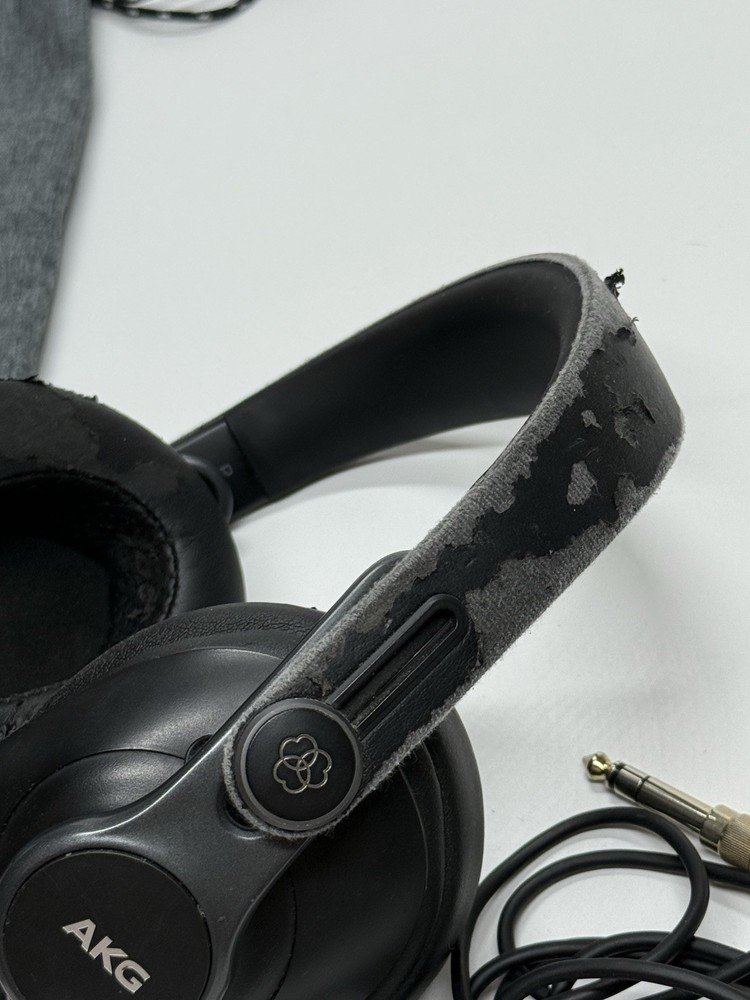 AKG K371 Studio Headphones - READ DESCRIPTION