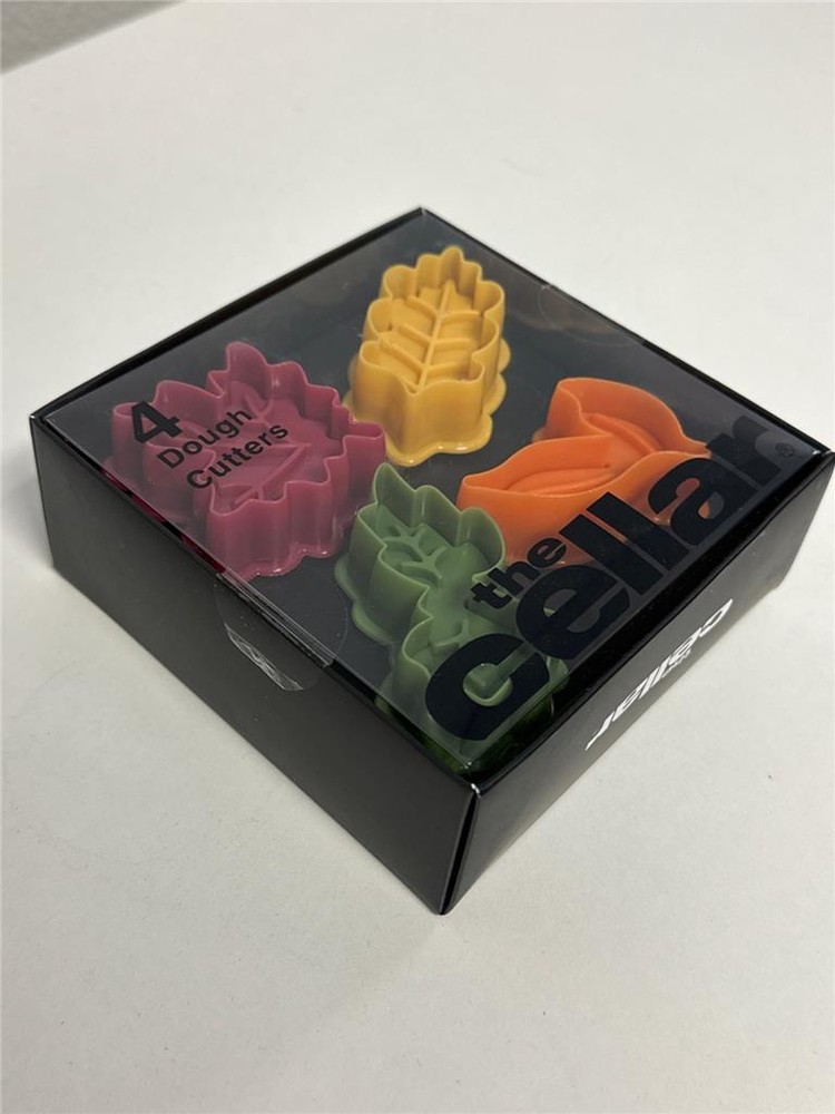 ~^ The Cellar 4 Dough Cutters 4 Leaf-Shaped Cutters
