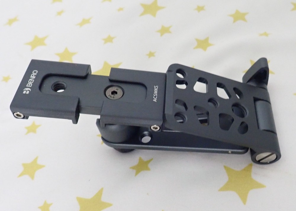 BENRO ARCASMART Kickstand Smartphone Adapter