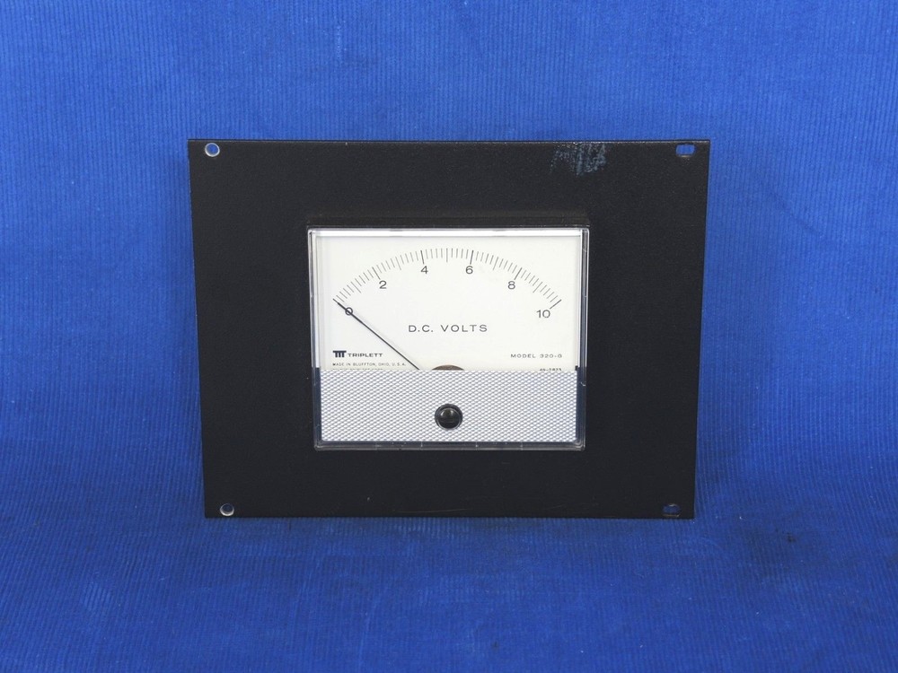 Vintage Triplett Voltmeter 320-G, 0-10 VDC