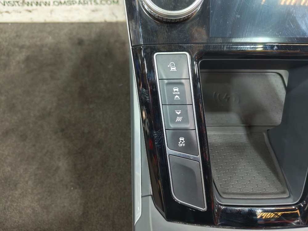 JAGUAR I-PACE X590 CENTRE CONSOLE WITH ARMREST