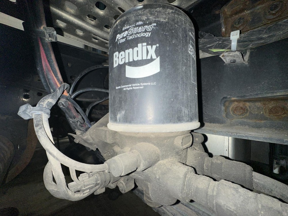Bendix AD-IP Left/Driver Air Dryer - Used