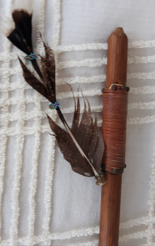 Tomahawk with Smoking Bowl - age Ax - Beads, feather & Studs - AX