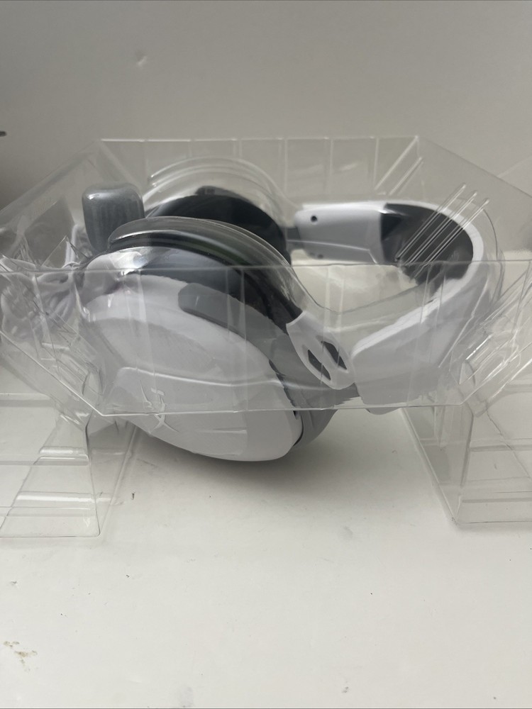 HyperX CloudX Stinger 2 Core gaming headset.