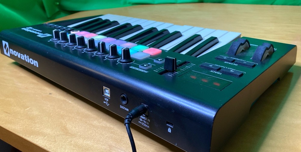 Novation Launchkey 25