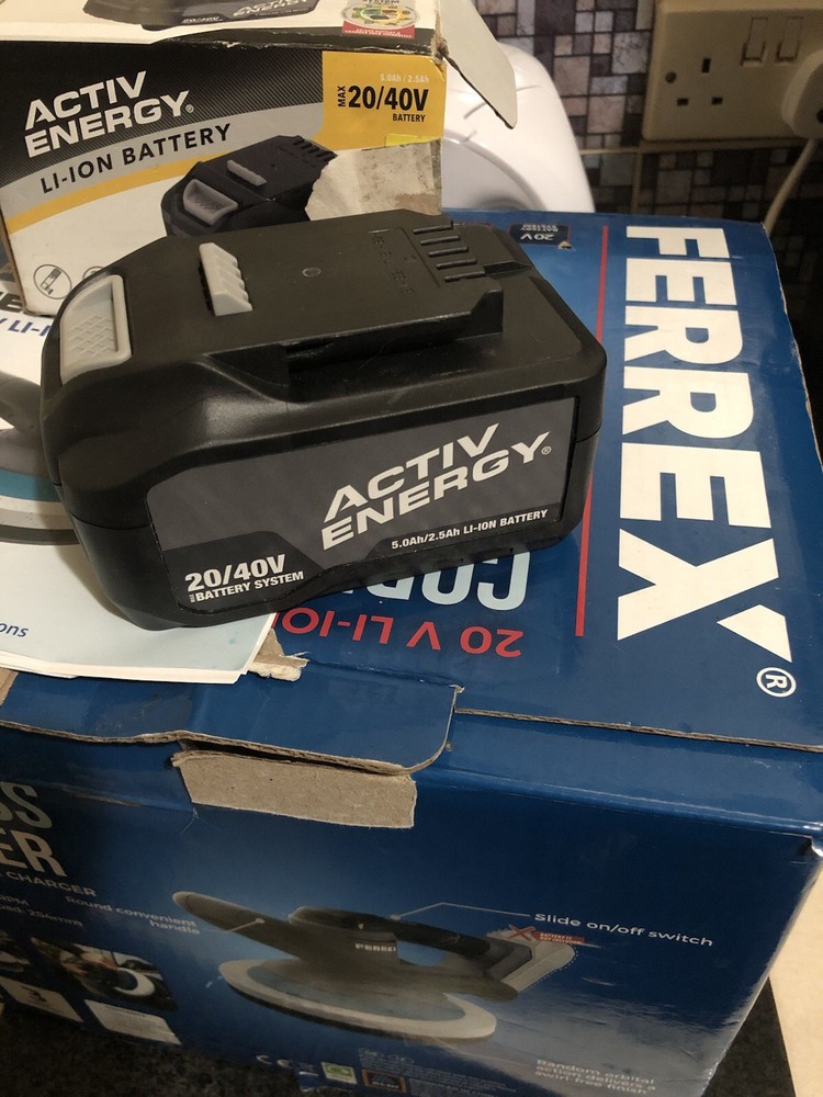 Cordless Polisher & Battery