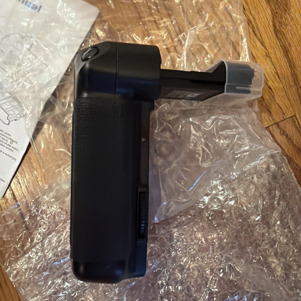 DSTE BG-E6H Canon 5D Mark II Battery Grip - Open Box