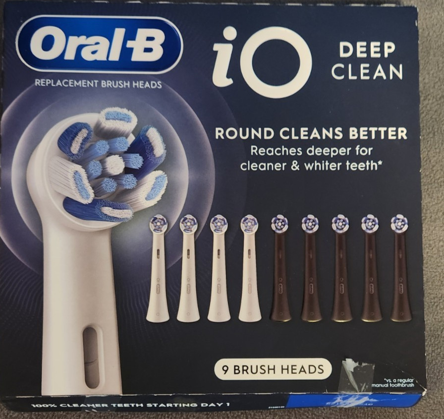 Oral-B iO Deep Clean Replacement Toothbrush Head, 9-count