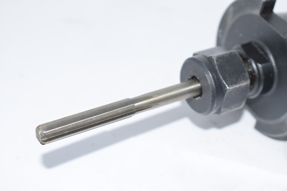 Kennametal B132820 Tool Holder Command RS4E-0216 Stud W/ Bit